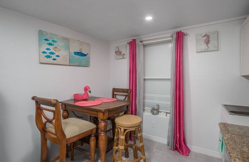 Rural Estates Apartment | Flamingo Cozy Guest Suite