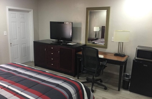 Indian Beach Sapphire Shores Hotel | Flamingo Inn