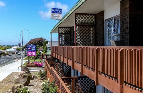 New Plymouth Hotel | Flamingo Motel
