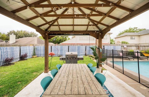 Barker House | Flamingo Pool Oasis 45 min WC Stadium Sleeps 12