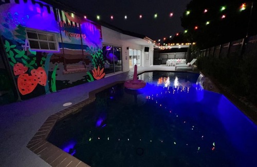 Richmond West House | Flamingo Resort/Htd Pool/5 Bedrooms/Pool Table/Game Room/Baby items