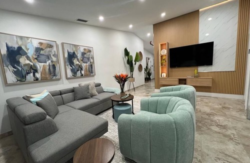 Richmond West House | Flamingo Resort/Htd Pool/5 Bedrooms/Pool Table/Game Room/Baby items