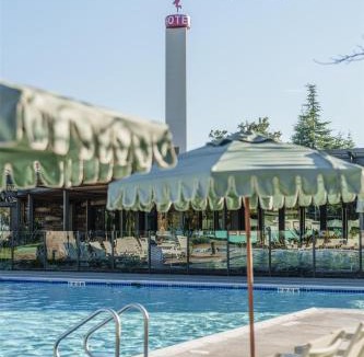 Montgomery Village Resort | Flamingo Resort & Spa Santa Rosa Sonoma, Tapestry by Hilton