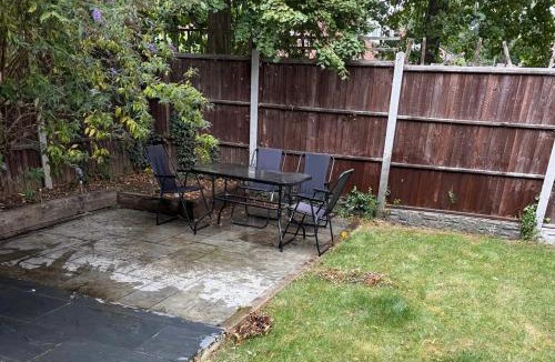 Milton Keynes House | Flamingo Short Lets Greenleys