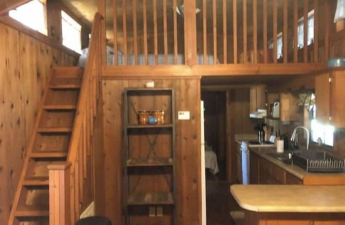 Fort White Cabin | Flanders Cabin Retreat