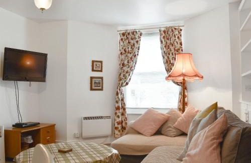 Lowestoft House | Flat 1 Garden View - Ukc4221