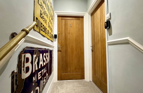 Shoscombe Apartment | Flat 1, Waterloo Apartments