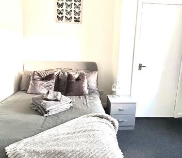 Shotts Apartment | Flat 156 at M Rooms