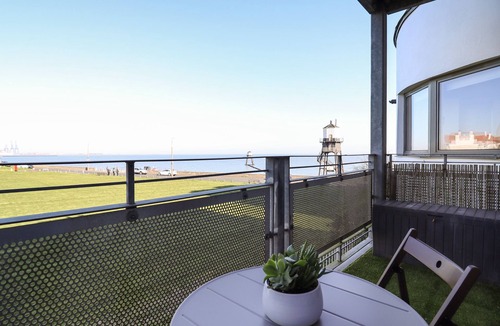 Dovercourt Cottage | Flat 19 By The Beach
