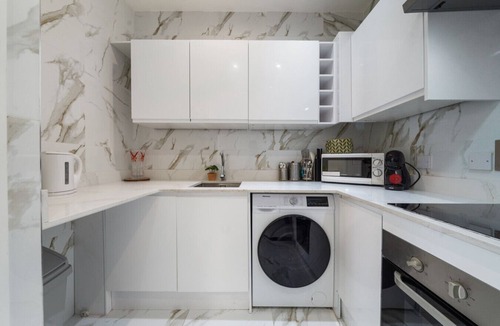 City of Westminster Condo | Flat 2 - 3 Bed · Charming Three Bedroom Apartment