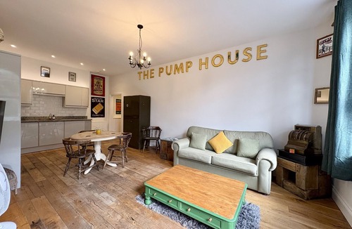 Shoscombe Apartment | Flat 2, Waterloo Apartments