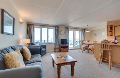 Putsborough Apartment | Flat 24 Clifton Court