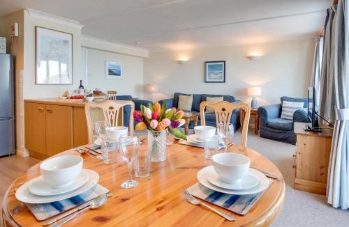 Putsborough Apartment | Flat 24 Clifton Court