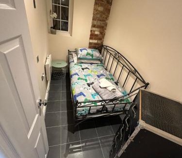 Wokingham Apartment | Flat 3 Meadow View Cozy Getaway