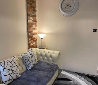 Wokingham Apartment | Flat 3 Meadow View Cozy Getaway