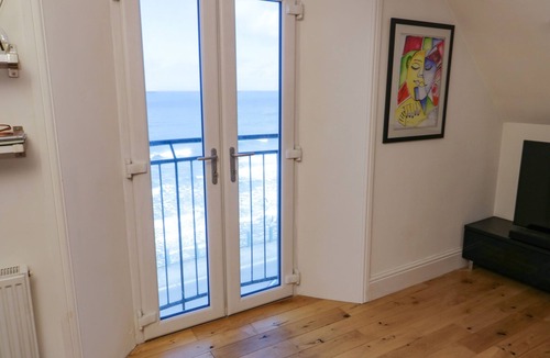 Sandsend Cottage | FLAT 3, PEACEHAVEN, family friendly in Sandsend