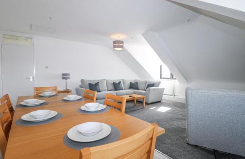 Littlehampton House | Flat 35 - Marine Court