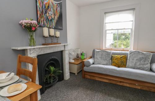 Bournemouth City Centre Apartment | Flat 4 - Hengistbury