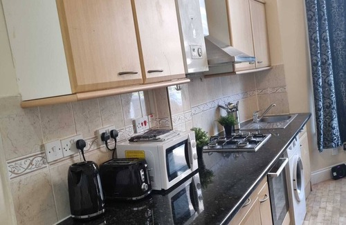 West Kensington Apartment | Flat 43E - Spacious Centrally Located One Bed