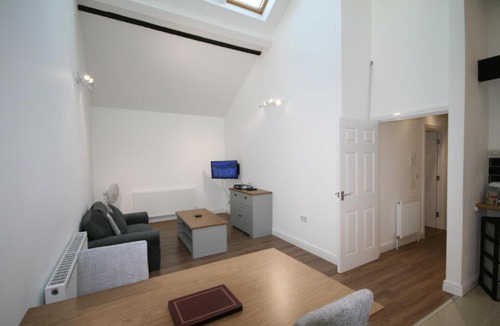 Newmarket Apartment | Flat 5, 124 High Street