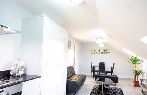 Yiewsley Apartment | Flat 6, Holden Court