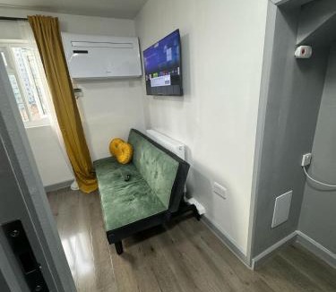 Loxford Apartment | Flat 6 stay in ilford