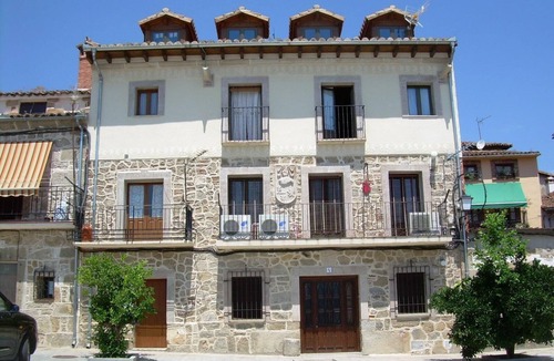 Mombeltran Apartment | flat "Alfonso" with washing machine and dishwasher