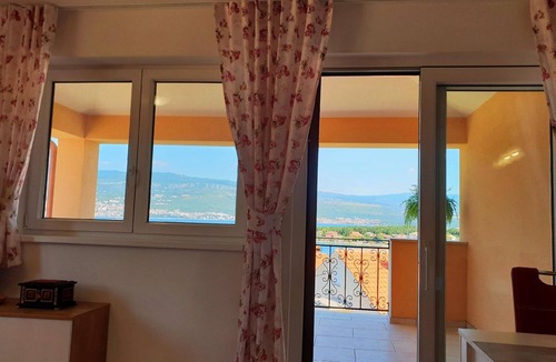 Silo Apartment | Flat Branka sea view, 160m from the sea, terrace