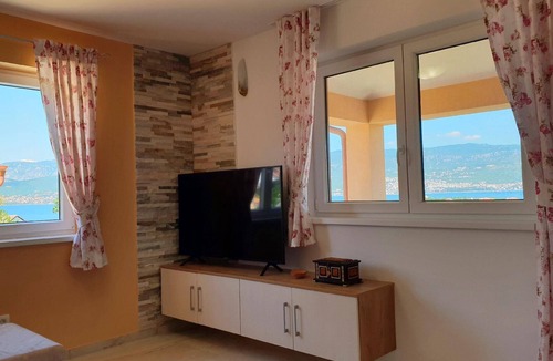 Silo Apartment | Flat Branka sea view, 160m from the sea, terrace