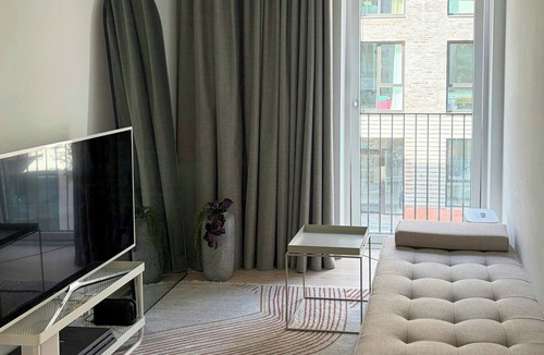 Vesterbro Apartment | Flat by Carlsberg's historic barns with park view