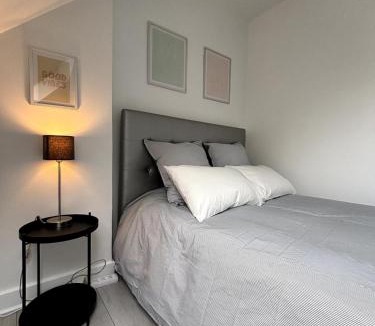 Champs-Elysees Apartment | Flat Champs Elysées 1 bedroom Air conditioning