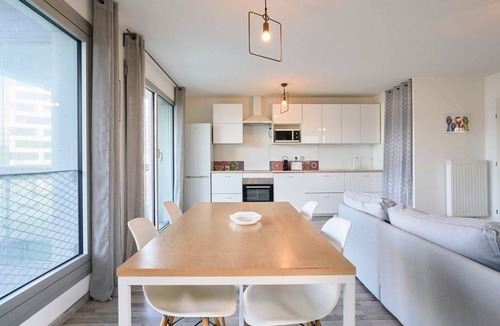 Lille-Moulins Apartment | Flat close to the metro & 2 balconies