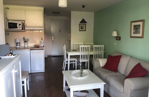 Parentis-en-Born Apartment | Flat for 6 pers