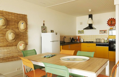 Saint-Gilles-Croix-de-Vie Apartment | Flat for 6 on the main beach, St Gilles