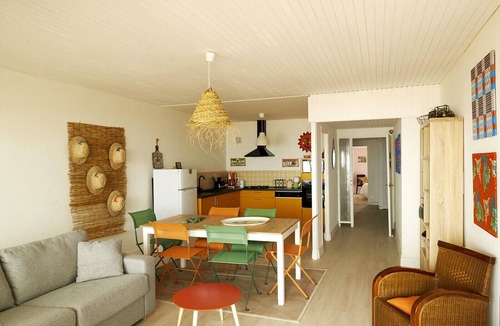 Saint-Gilles-Croix-de-Vie Apartment | Flat for 6 on the main beach, St Gilles