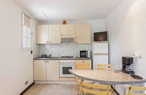 Meze Apartment | Flat in a beautiful building with pool