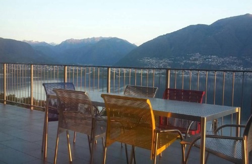 Gambarogno Apartment | Flat in a dream location with Ticino flair
