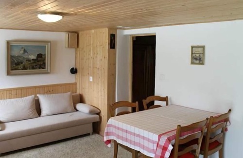Wirzweli Ski Chalet | Flat in a smart holiday home