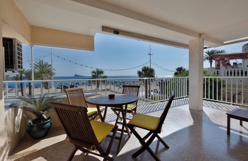 Benidorm Centro Condo | Flat in Benidorm Renovated Frontline with Terrace