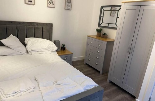 Luton Apartment | Flat in Luton Town Centre