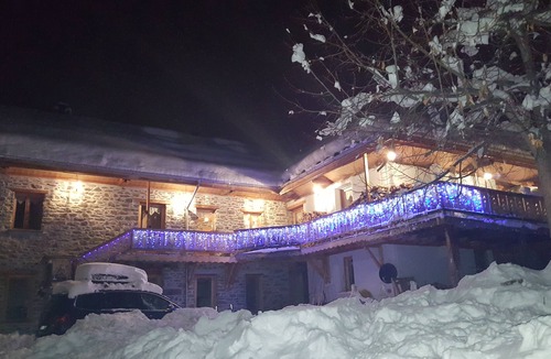 Albiez-le-Jeune Apartment | Flat in stone house