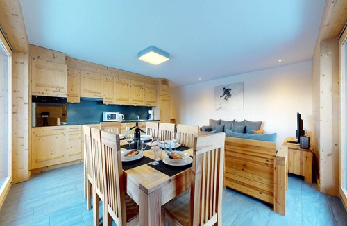 Veysonnaz Apartment | Flat in Veysonnaz with Ski-in/Ski-out Access