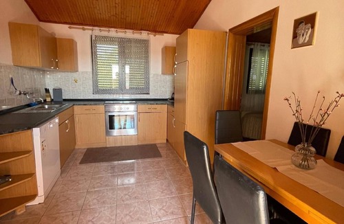 Nin Apartment | Flat in Vrsi with terrace, next to the beach