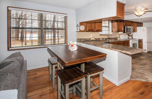 Andersonville House | FLAT lot, Lakefront Ranch Style Hm, Norris Lake, DISCOUNTS Available, pvt. dock