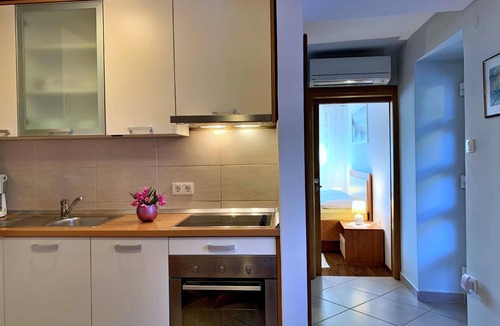 Cizici Apartment | Flat Nevenka -70m from the sea, terrace