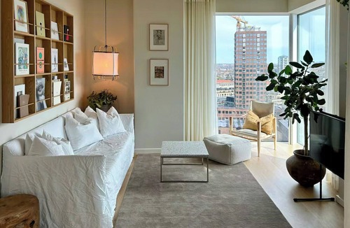 Vesterbro Apartment | Flat on 16th floor with view of Øresund