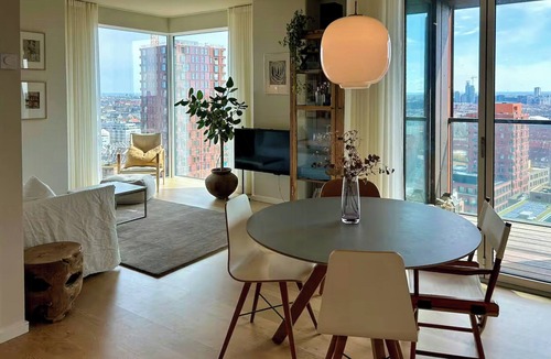 Vesterbro Apartment | Flat on 16th floor with view of Øresund