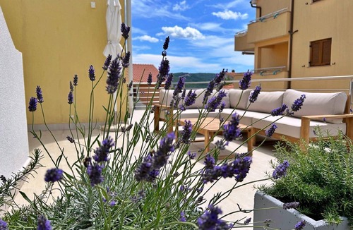 Cizici Apartment | Flat Pinta de Sol - with sea view