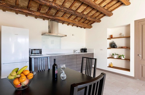 La Torre de Claramunt House | Flat Riu d'Agost with garden terrace