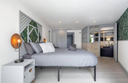 East Acton Apartment | Flat - Sleeps 2 & Parking